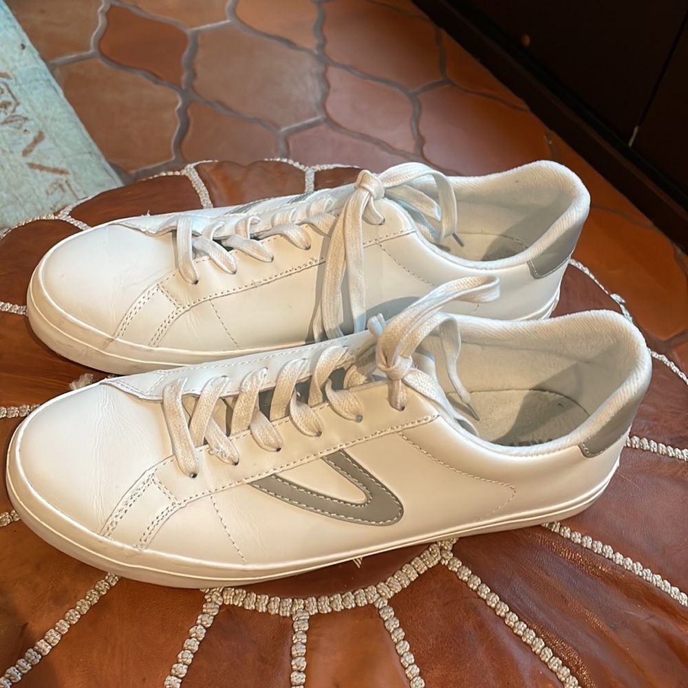 Tretorn leather sneakers. Women’s size 11.